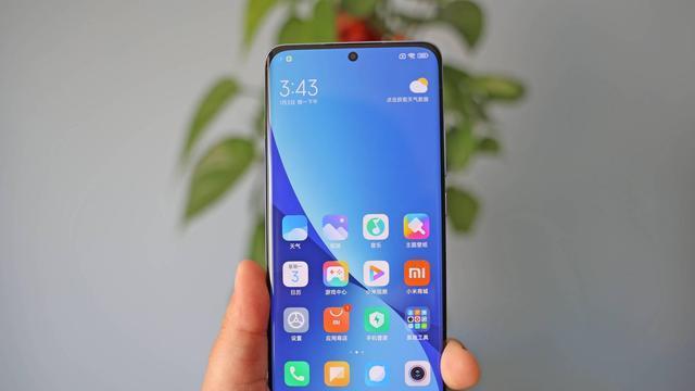 小屏|跌至2149元，骁龙870+67W快充+光学防抖，小屏旗舰不再吃香？