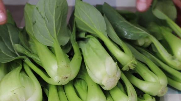 小米辣|青菜这样放锅里一蒸，出锅连挑食的孩子也爱吃，真是高手在民间