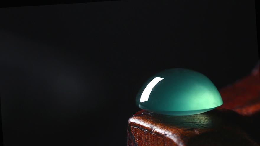 翡翠|品质一样的翡翠，价格却不相同，这是因为什么呢？