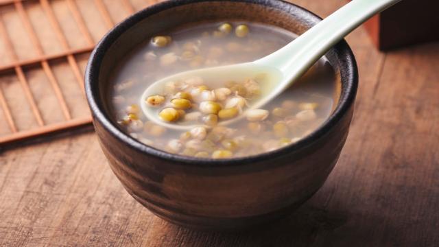 绿豆汤|每天喝一碗绿豆汤能养肝护肝吗？肝不好的人，不妨早做了解