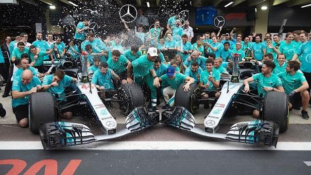 F1|F1新赛季一触即发，周冠宇有喜有忧，奔驰红牛法拉利三强争霸