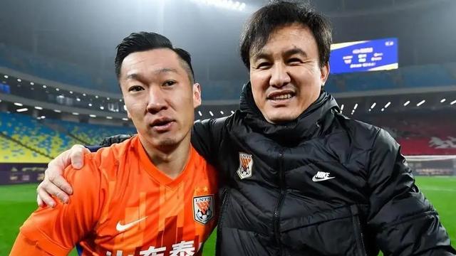 巴塞罗那|徐新加盟海港“内幕”曝光！苗原透露2大关键词，泰山队并非自愿