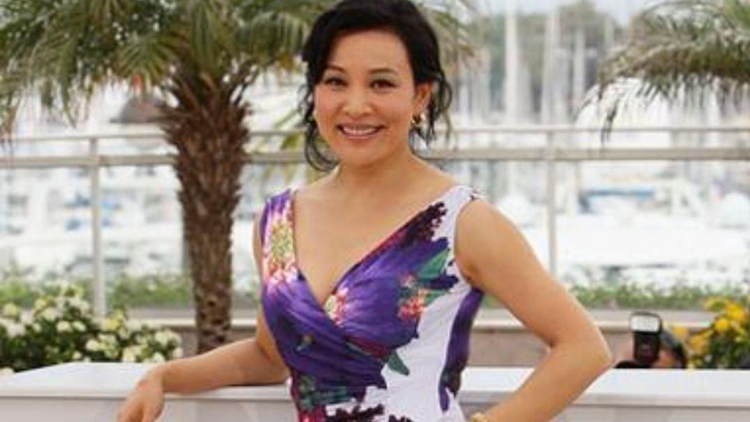 发型 中年女人要注意：40岁后有这5个特征，离“油腻妇女”就不远了