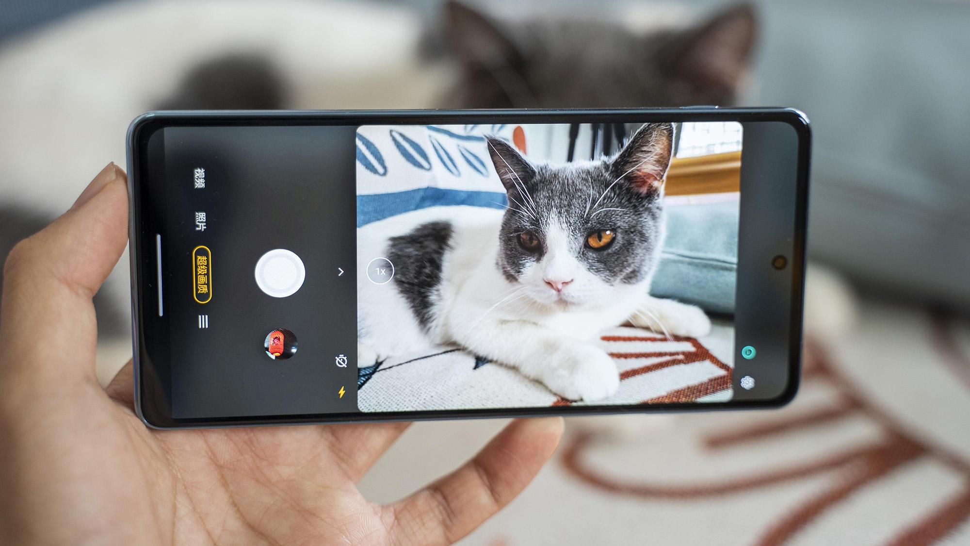 小米科技|12+256GB、50倍变焦、柔性屏幕，从次旗舰沦为千元机，已降至1537