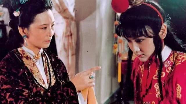 文学史上最失败的母亲：用慈悲之名掩盖狠毒，弄巧成拙逼走儿子