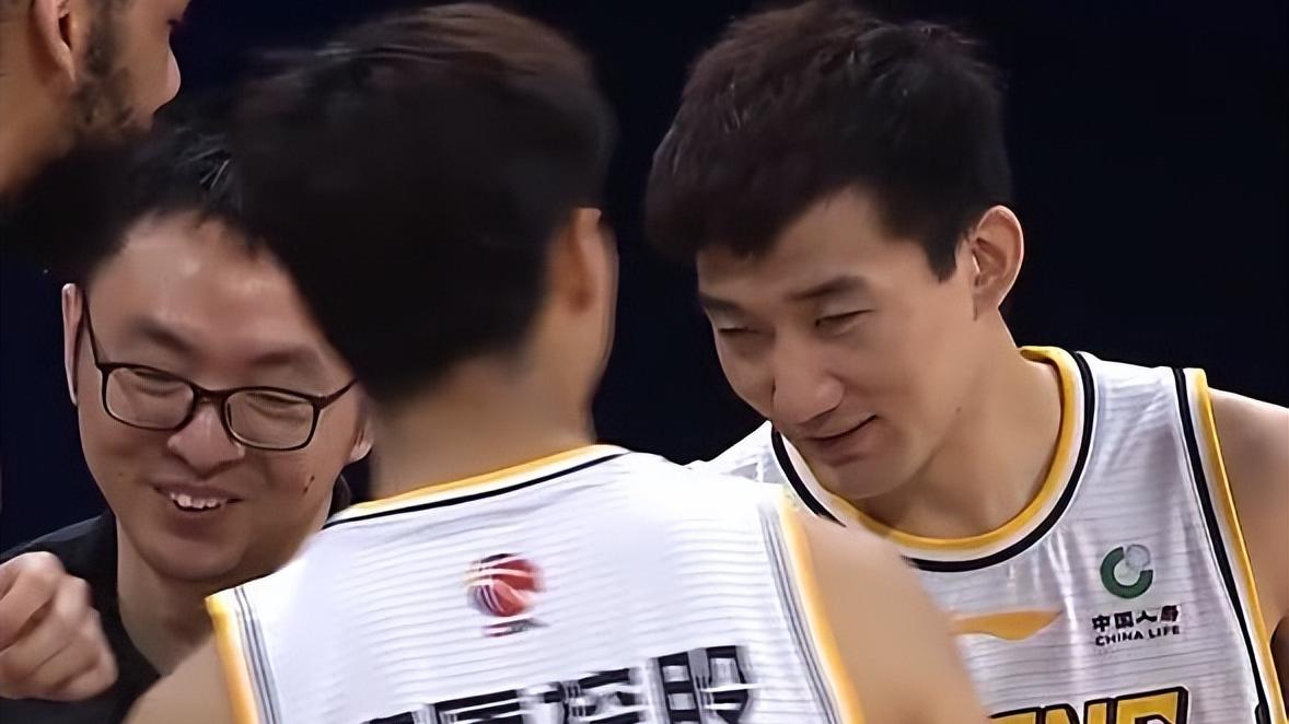 广厦|辽宁完虐广厦！双星+莫兰德制霸全场，金金精准，孙铭徽很无奈