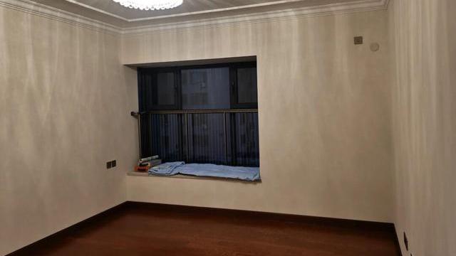 精装房终于交付，不打算重新装修，全屋定制柜子效果还不错！