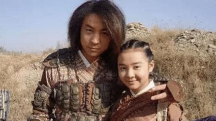 释小龙|她14岁把初恋给了释小龙，全网禁止她整容，今28岁长成这样