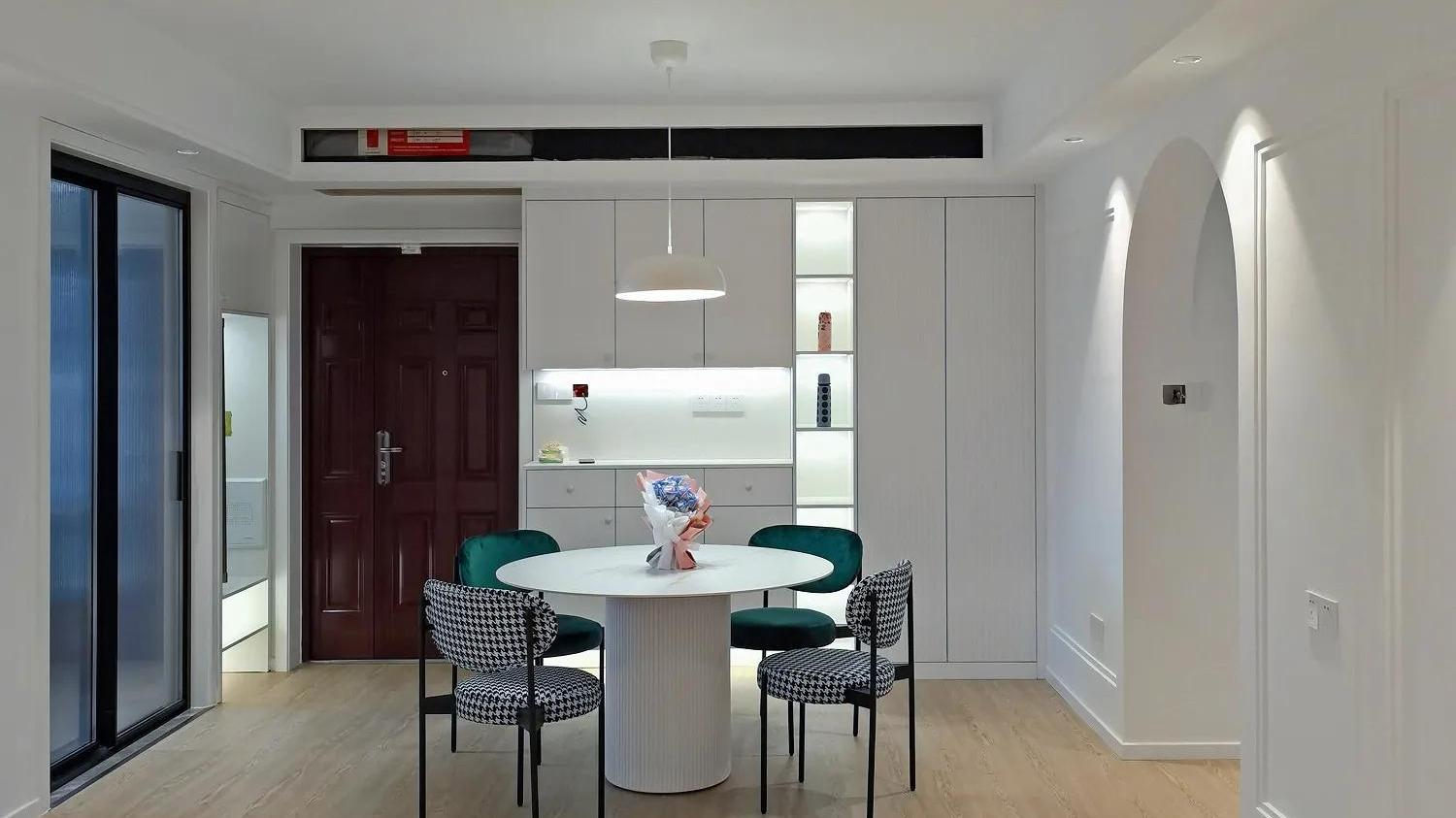 客厅白绿背景+超多收纳，最爱这清爽宜人的家