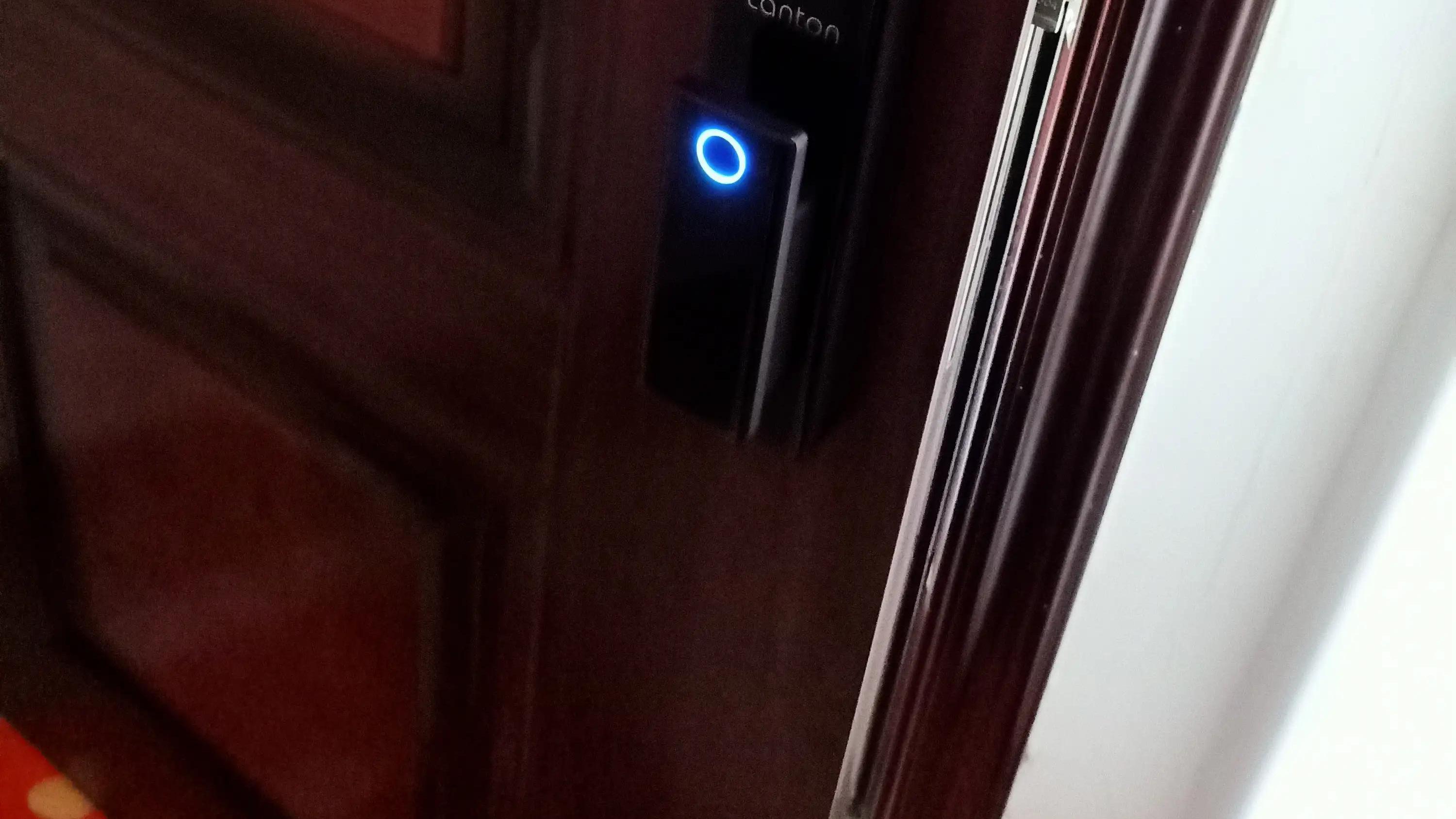 警惕！看似不起眼的指纹门锁太可怕了，用着真的安全吗？