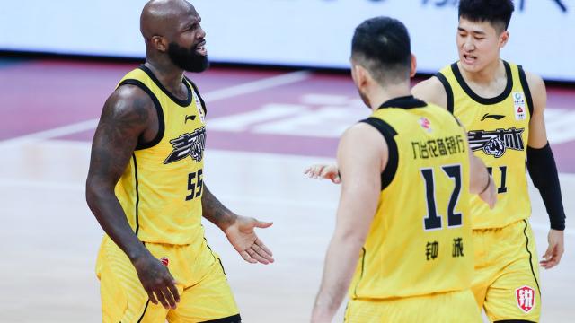 广厦|101-94！CBA再爆大冷！广厦末节崩盘不敌第12，联盟前3集体输球