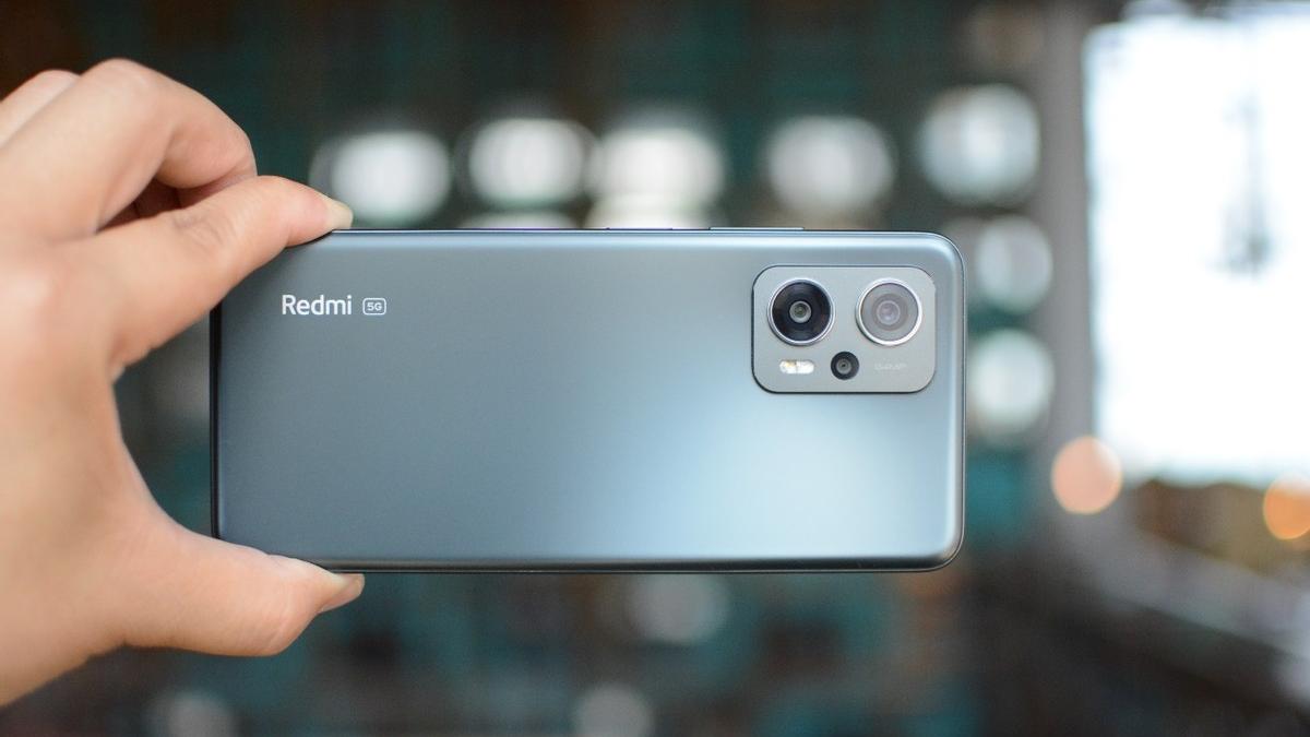 卢伟冰|首销1小时突破27万台！高配LCD屏+5080mAh+天玑8100，仅1699元