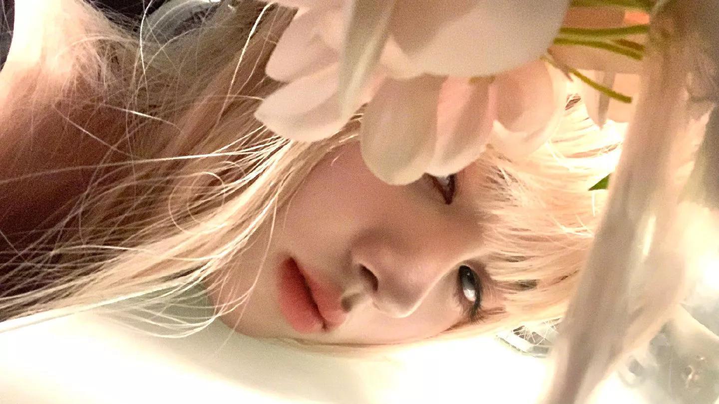 央视|明星扎堆染发，鞠婧祎判若两人，罗云熙帅气逼人，李易峰一言难尽