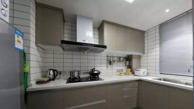 老家新房装修准备搬进，半包给公司花了7万，亲朋上门都说有品味