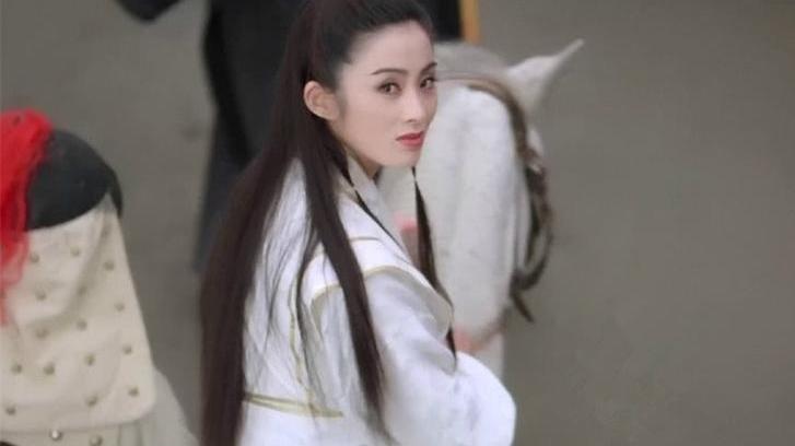 西装 妙用精华，让你护肤事半功倍