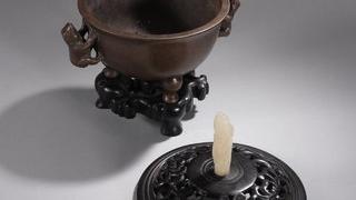 |清代-泽炜珍玩款老铜胎金蟾钮香薰炉