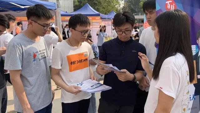 招聘|工作后才明白，校招与社招之间截然不同，后悔当时没有多注意