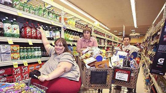 皮埃尔|苏珊娜：体重1000斤，双腿被压残疾，嫁英俊博士，育2个可爱儿子