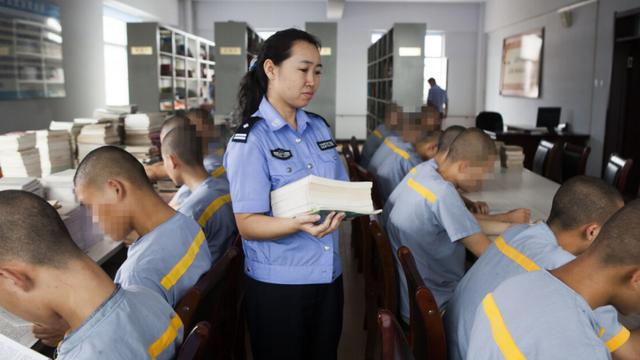 应届生|大学生求职新方向，冷门公务员竞争压力低，学历要求不高