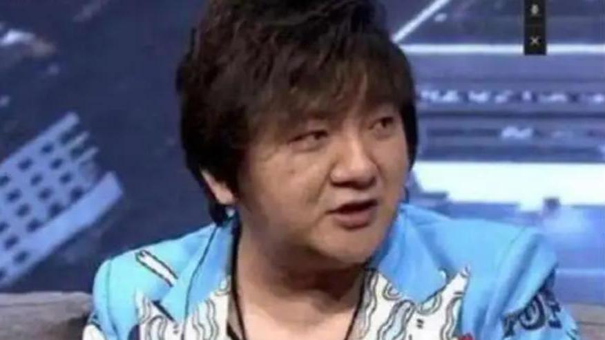 杨臣刚|杨臣刚：一首歌赚了1.7亿，力压周杰伦的七里香，却在春晚上假唱