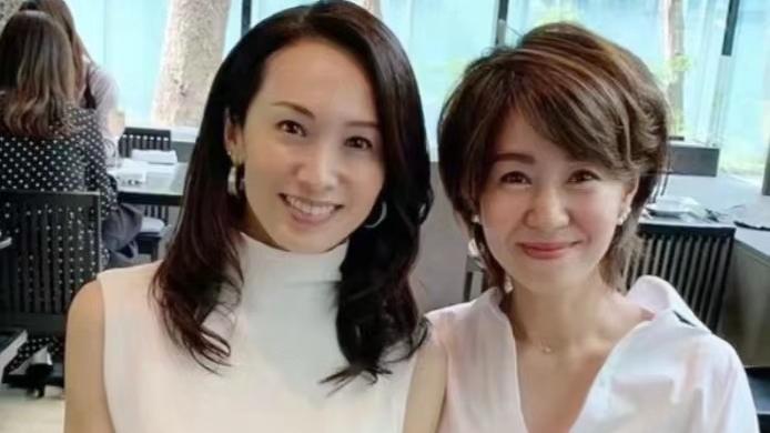 黑丝 坚决不穿老年装，发型妆容精致，才是日本50岁女人优雅老去的秘诀