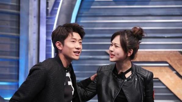 卓伟|就算睡一起都没有“绯闻”的6对明星，最后一对连卓伟都懒得管！