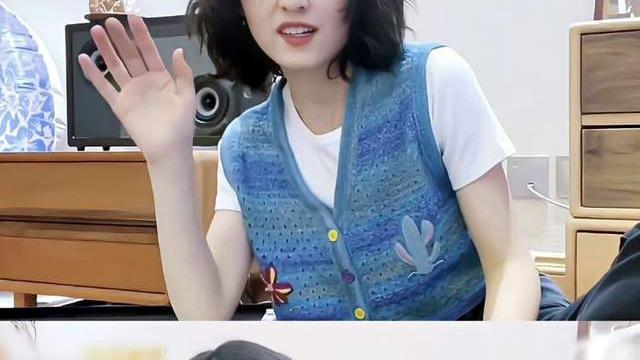 张子枫|张子枫《向往的生活》卷毛造型曝光，妹妹真的是元气少女本人