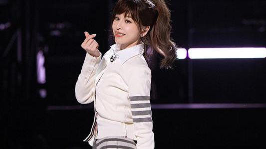 谢娜|阿Sa用四个字回击了谢娜的年龄梗——没这样的心态，不会来录节目