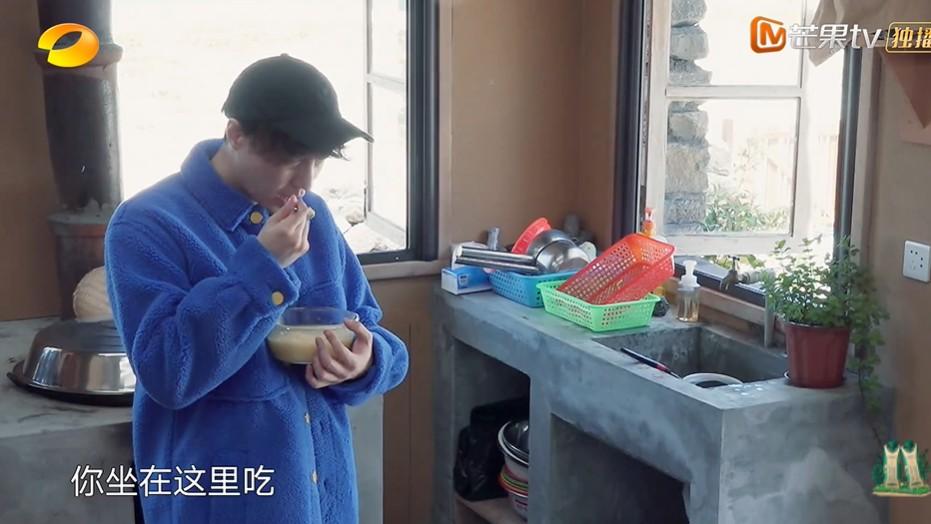 张艺兴|张艺兴生病，《向往》就开始摆烂，“向往的生活无聊”登热搜第一