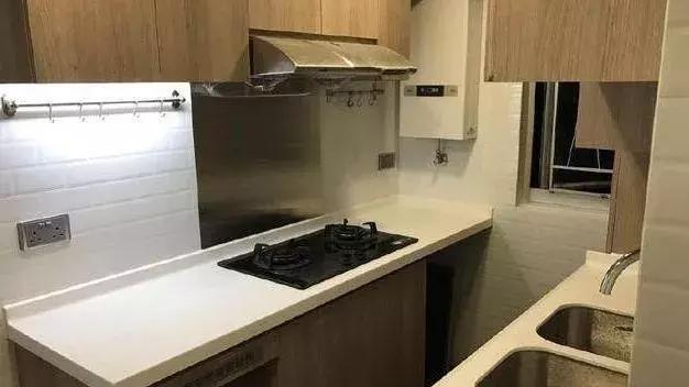 香港姑妈300多尺的豪宅，她说是豪华装修，一进屋内却看呆我了