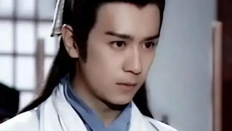 张嘉倪|52岁陈浩明：骚扰女星、出轨，半夜敲阿胶门，今一家8口花一千五买菜嫌贵