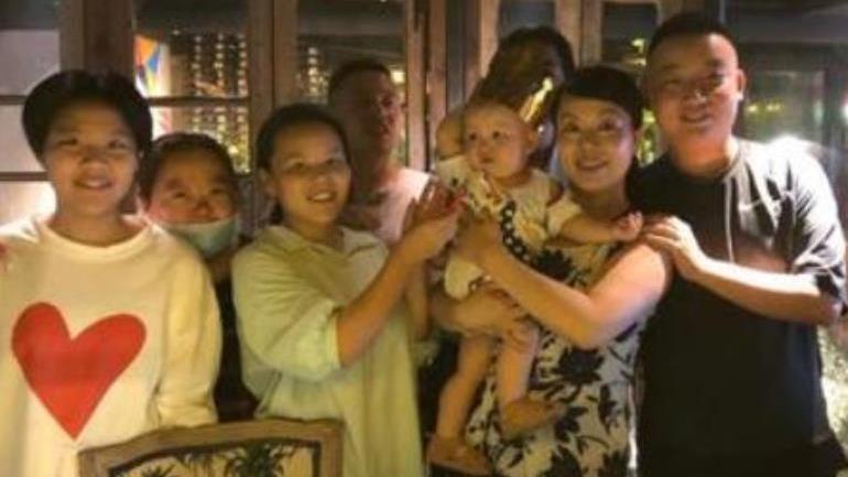 |熊磊给亲婆婆老杜送花，杜熊被嘲貌合神离，田静与许妈关系更亲密