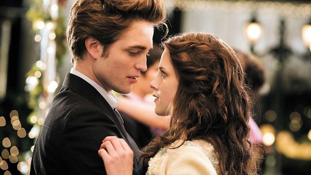 罗伯特·帕丁森|反复被绿的罗伯特帕丁森成《新蝙蝠侠》主演，情场失意，商场得意