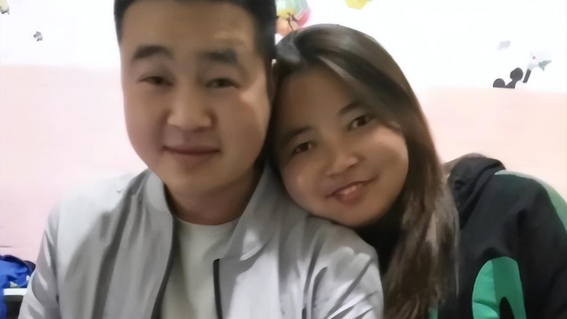 姚策|马后炮？堂嫂晒照给姚策庆生，让其抓紧爸妈的手，三宽发言惹争议