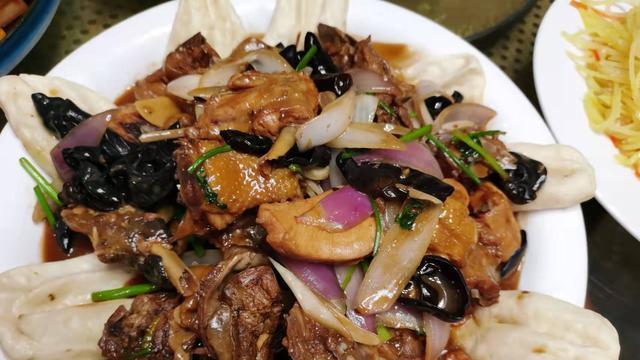 鸡胸肉|外地朋友第一次来青岛蹭饭，拍照发网上，网友纷纷留言：大户人家