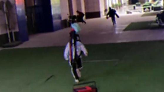 电工|“电工”在钓鱼群“潜伏”多年，识破后被人疯狂追赶，值得同情吗