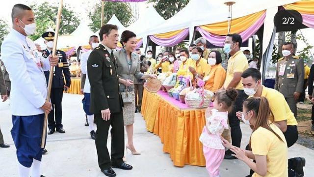 诗妮娜|贵妃仍未死心，诗妮娜晒海报欲讨好拉玛十世，她还没找到根本原因