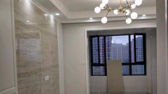 86㎡坚持不吊顶只装石膏线，完工效果实在不像半包三万块能装好的