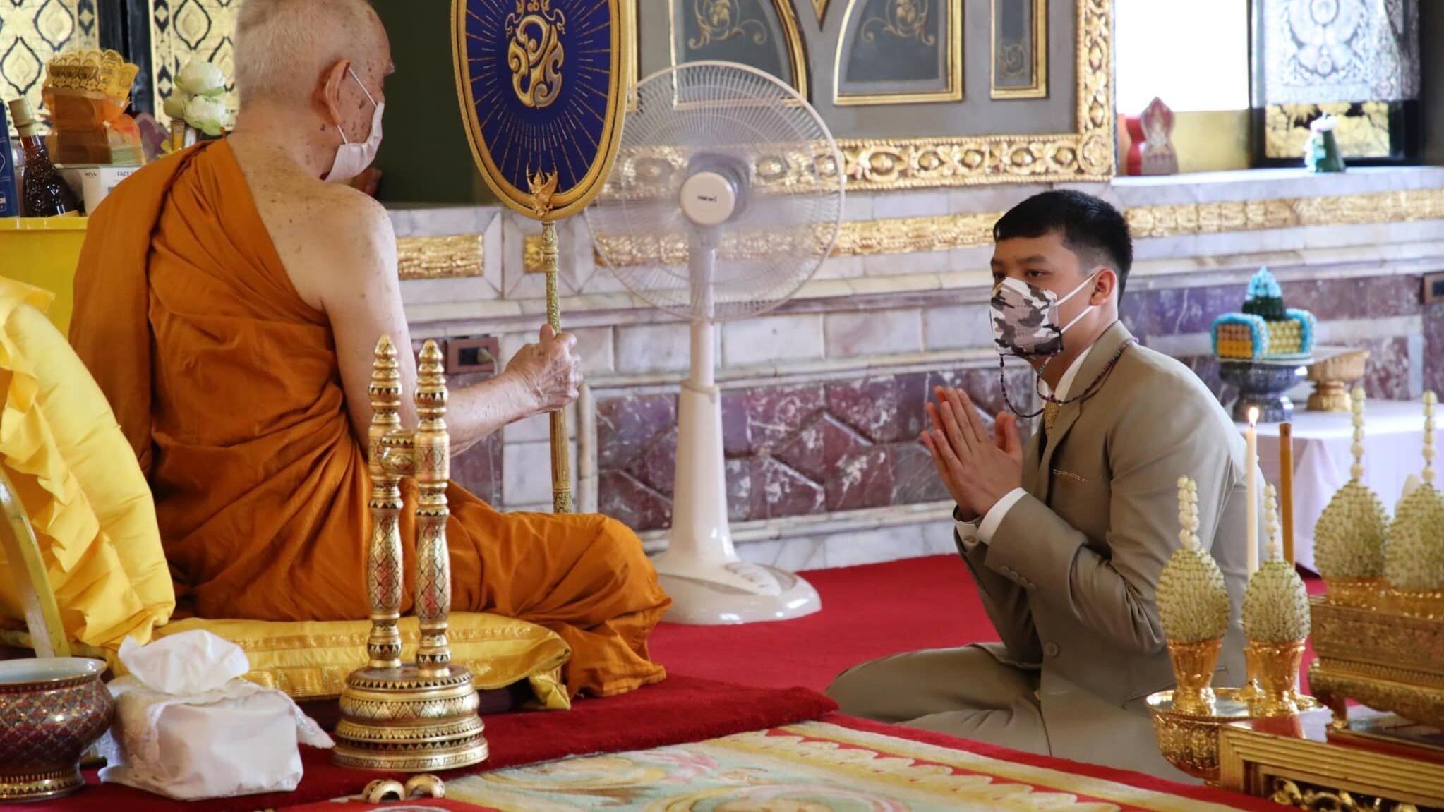 张文宏|泰国16岁提帮功王子挑大梁！身高超过180，穿西装亮相长成大帅哥