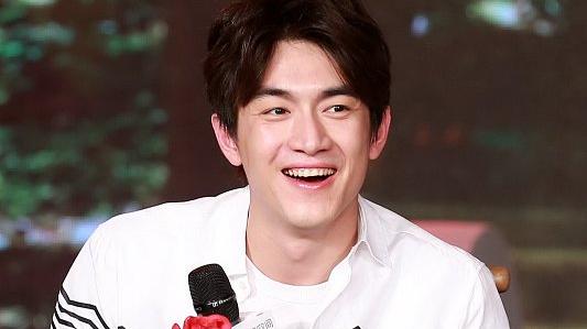 林更新|林更新晒东北美食火了，引9万人点赞，网友：太可怕了，全是香菜