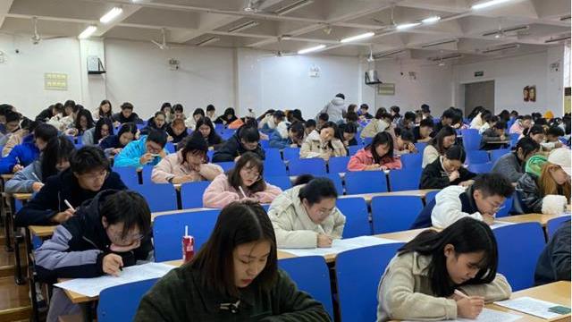 求职|看似就业率高的4个专业，毕业生多半面临改行，门槛是主要原因