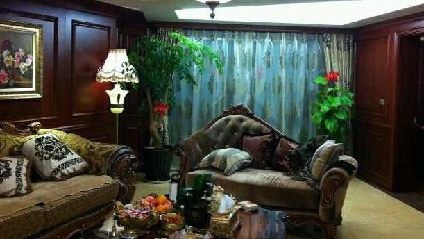 晒晒我的婚房，装修花120万，光餐桌4万，冰箱估计你都没见过