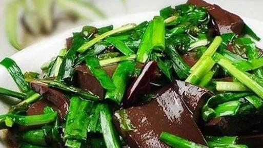 |肝硬化是“拖”出来的！再三忠告：头部出现4种异常，肝脏或已“烂如筛子”