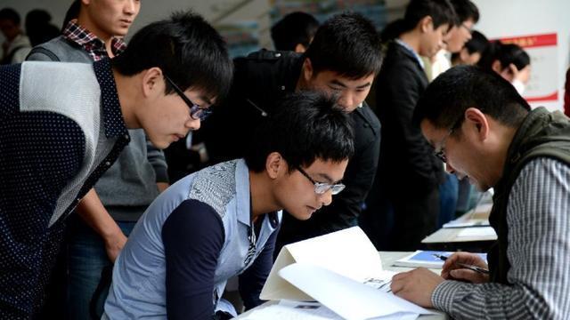 上海市|上海一“铁路在职人员”自曝薪资，金额让人羡慕，再拉仇恨？