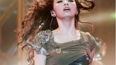 张靓颖|36岁张靓颖有多真实？看到素颜的她，网友：这才是正常人的身材