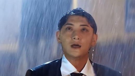 颖儿|同样是雨戏：颖儿脱妆，黄子韬发型被调侃，肖战鹿晗抹黑粉被冲掉