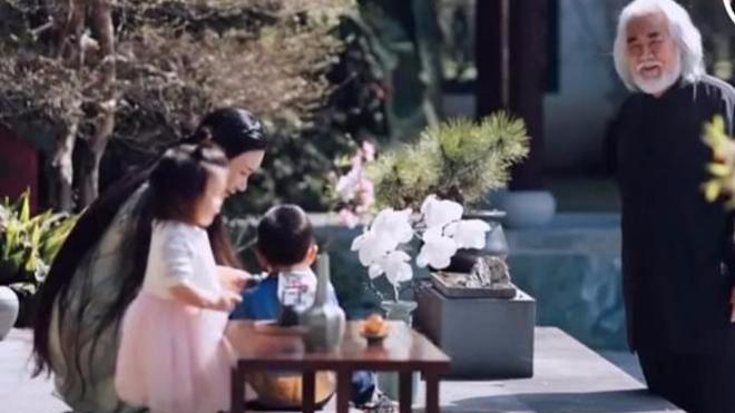 张纪中妻子发视频表示：在萧山买了一套别墅花6个亿，产证没我名