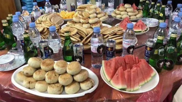 佟丽娅|我们和明星之间的贫富差距，究竟有多大？