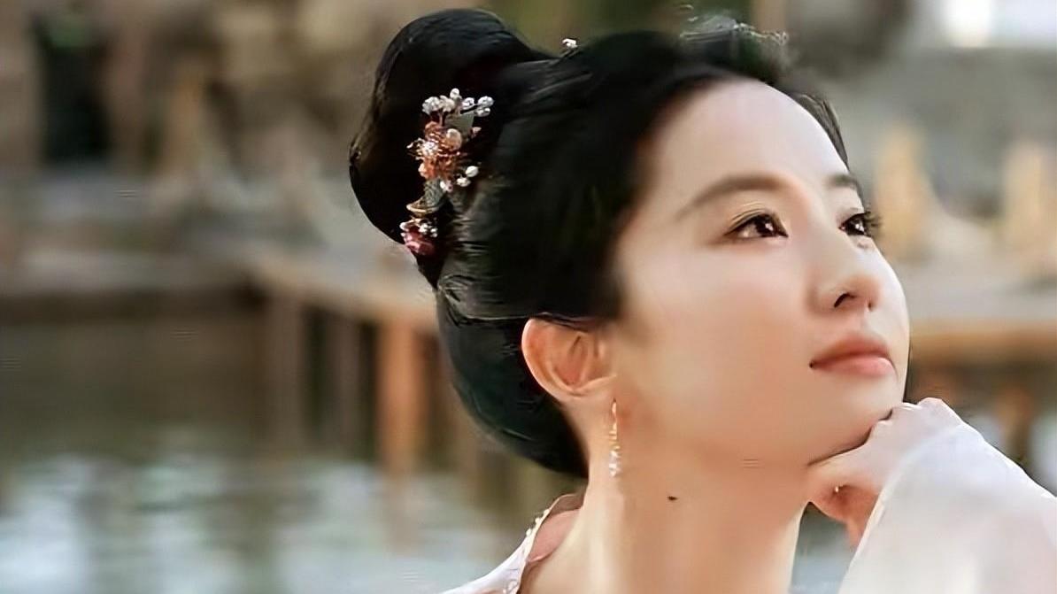 赵丽颖|85花近况尴尬？赵丽颖转型难，刘诗诗演技被嘲，唐嫣2年未拍戏