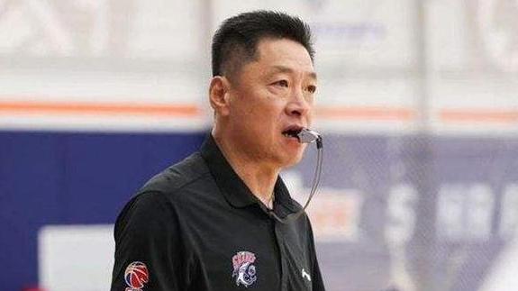 勇士队|上海男篮正式开练！李春江不留情面，2米10中锋加入，寻找新外援